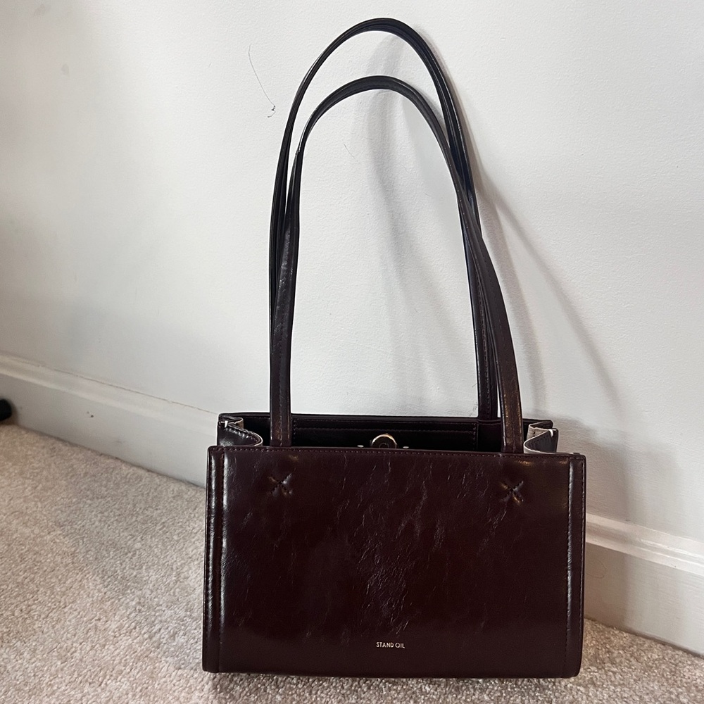 stand oil oblong bag marron